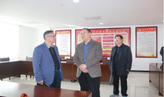 省委常委、省總工會主席馬吉孝等一行蒞臨青海物產集團公司視察，調研指導道路貨運企業建會、貨運司機入會等工作